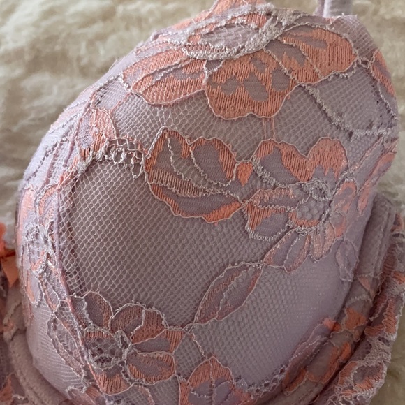 Victoria’s Secret Demi Bra - Picture 2 of 4